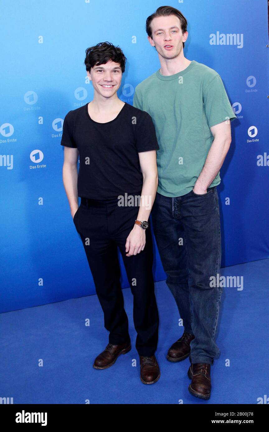 Sebastian Urzendowsky and Jannis Niewohner at the photocall for the ARD television film 'Der Uberlaufer' at the Grand Elysee Hotel. Hamburg, February 17th, 2020 | usage worldwide Stock Photo