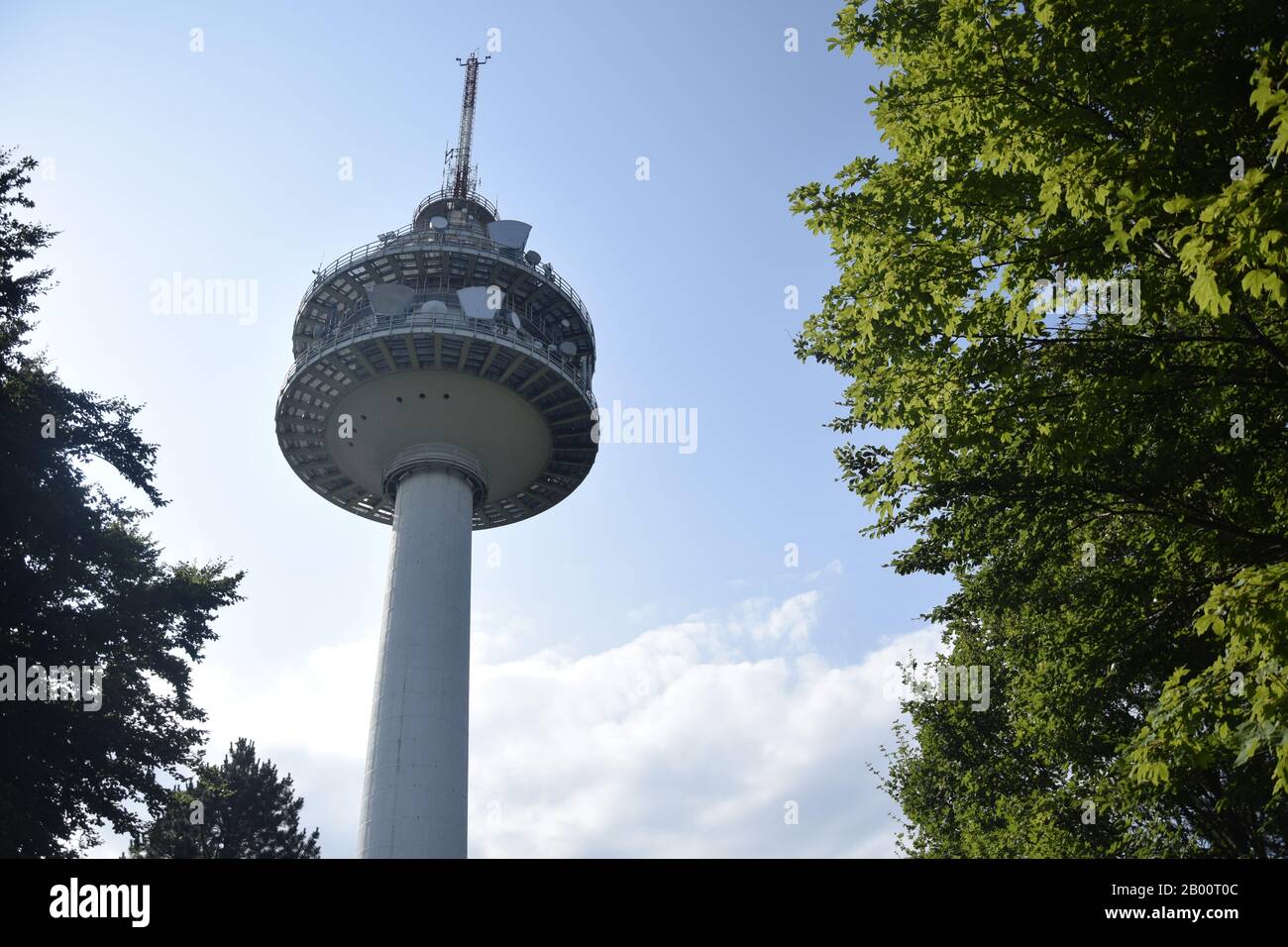 Der Fernmeldeturm Exelberg bei Wien Stock Photo