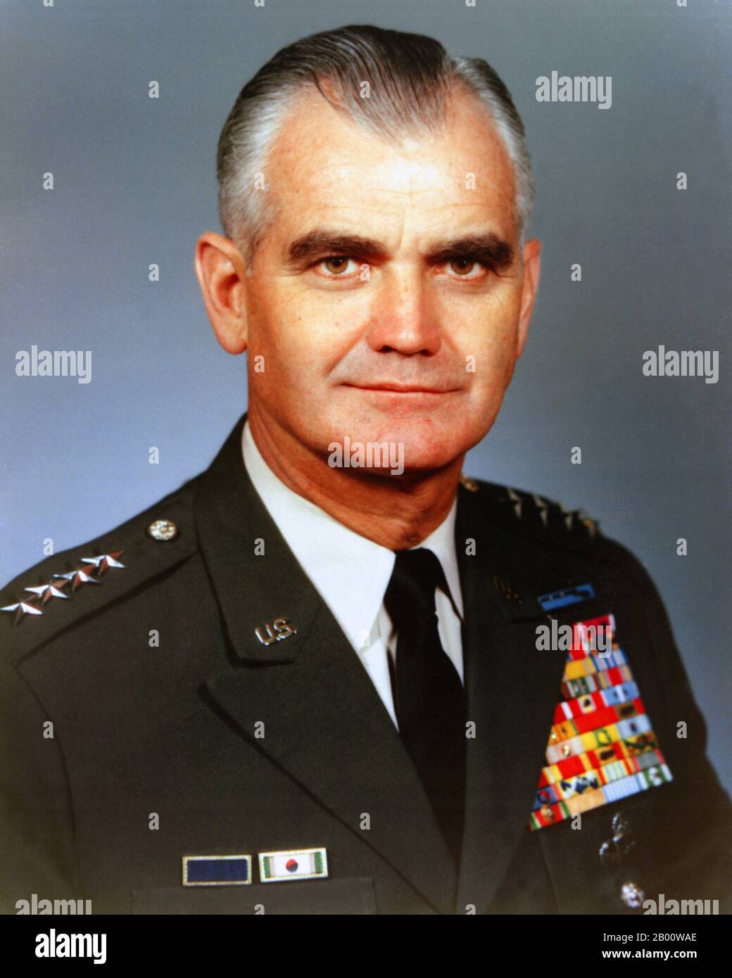 USA/Vietnam: General William Westmoreland, Chief of Staff of the U.S. Army and head of the Military Assistance Command, Vietnam (MACV).  Official portrait of Army Chief of Staff General William C. Westmoreland (1914-2005). William Childs Westmoreland (March 26, 1914 – July 18, 2005) was an American General who commanded American military operations in the Vietnam War at its peak from 1964 to 1968, with the Tet Offensive. He adopted a strategy of attrition against the National Liberation Front of South Vietnam and the North Vietnamese Army. Stock Photo