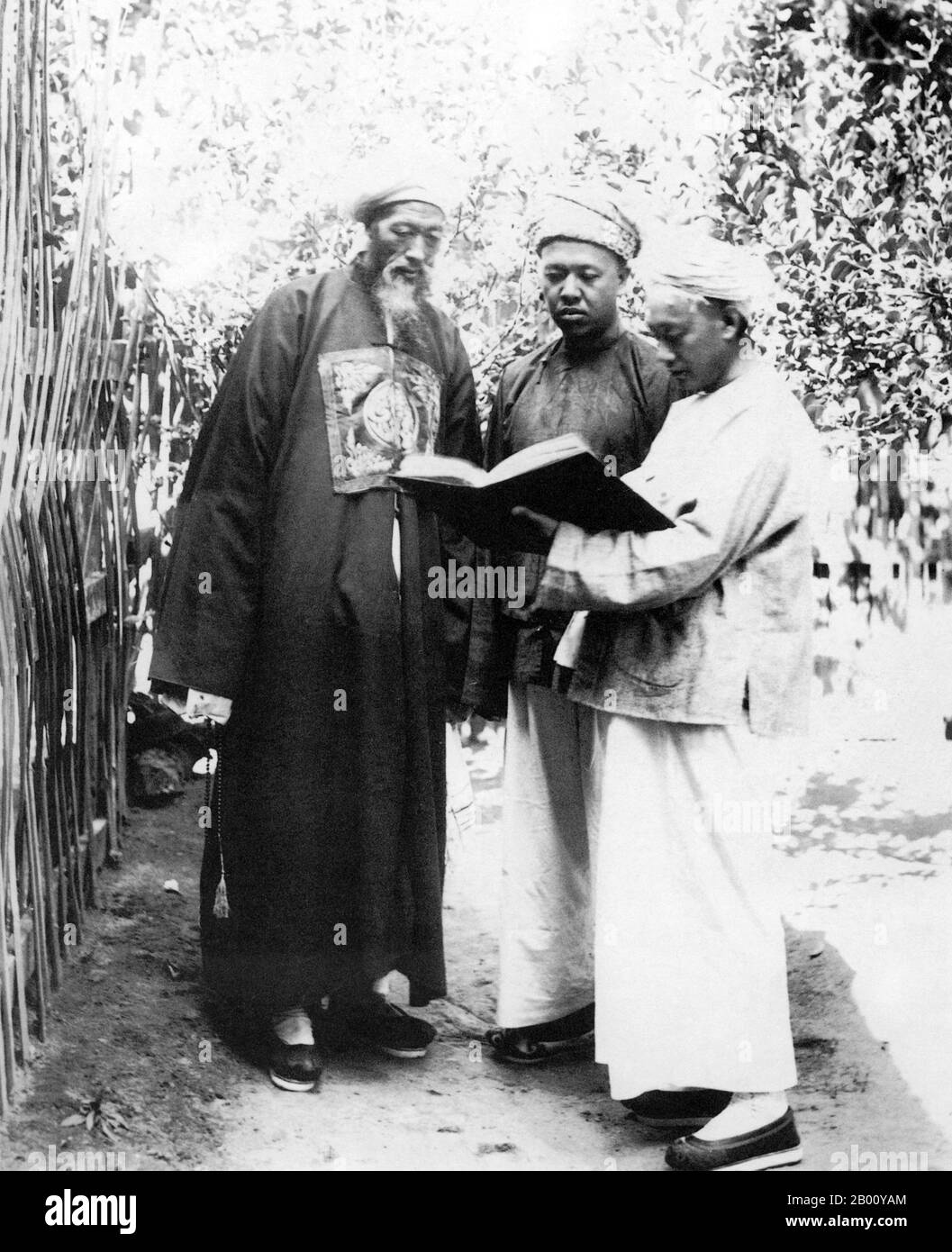 china-three-mullahs-in-yunnan-photographed-in-1890-islam-was