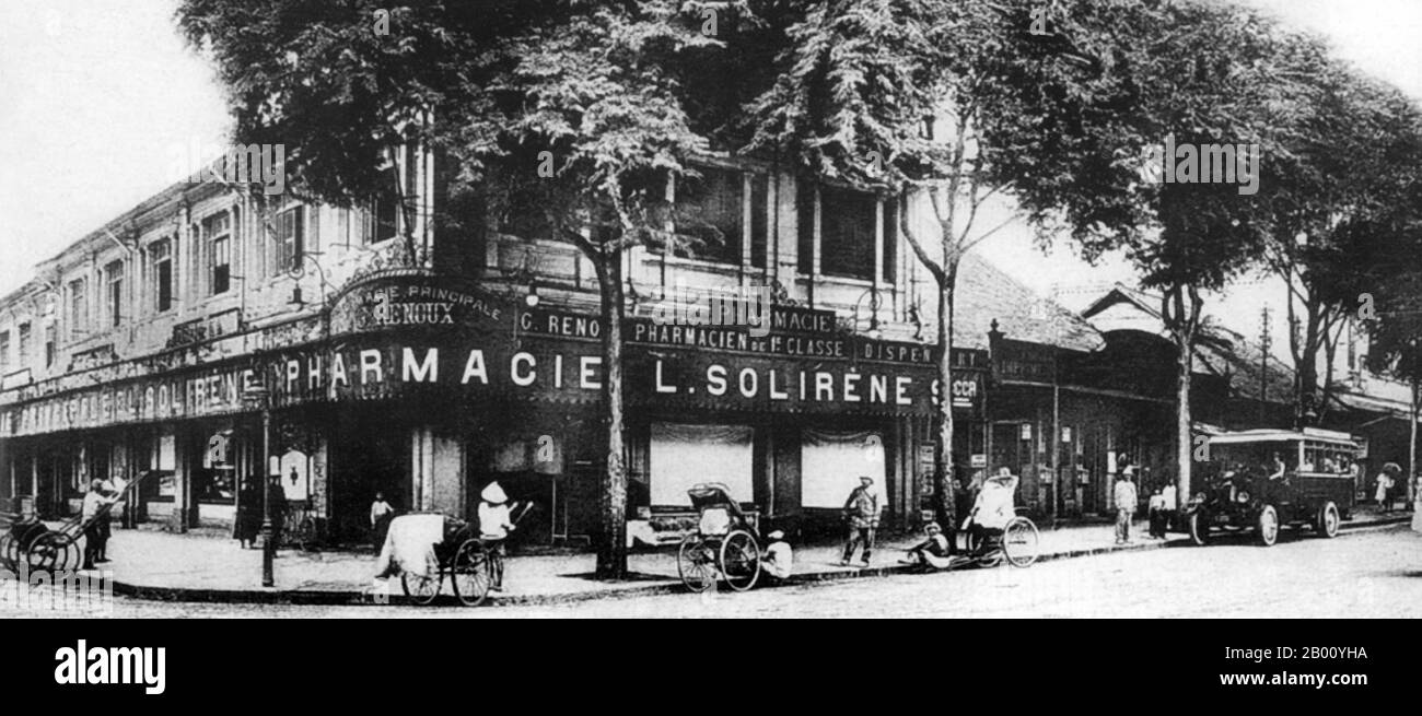 Vietnam: French pharmacy, Saigon (early 20th century).  Conquered by France in 1859, Saigon was influenced by the French during their colonial occupation of Vietnam, and a number of classical Western-style buildings in the city reflect this, so much so that Saigon was called the 'Pearl of the Far East' or the 'Paris in the Orient'. In 1929, Saigon had a population of 123,890, which included 12,100 French. Stock Photo