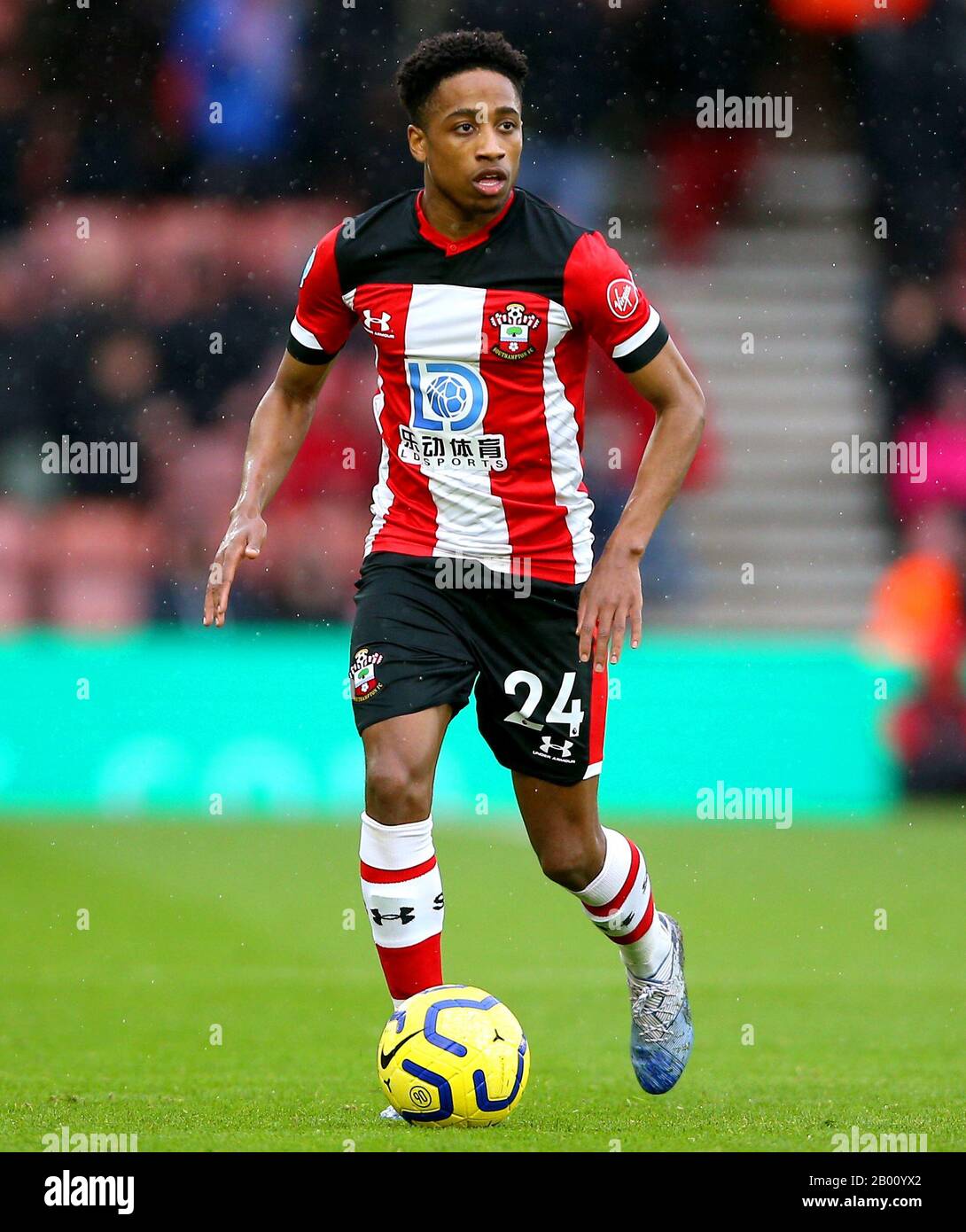 hegn Føderale møl Southampton's Kyle Walker-Peters in action during the Premier League match  at St Mary's Stadium, Southampton Stock Photo - Alamy