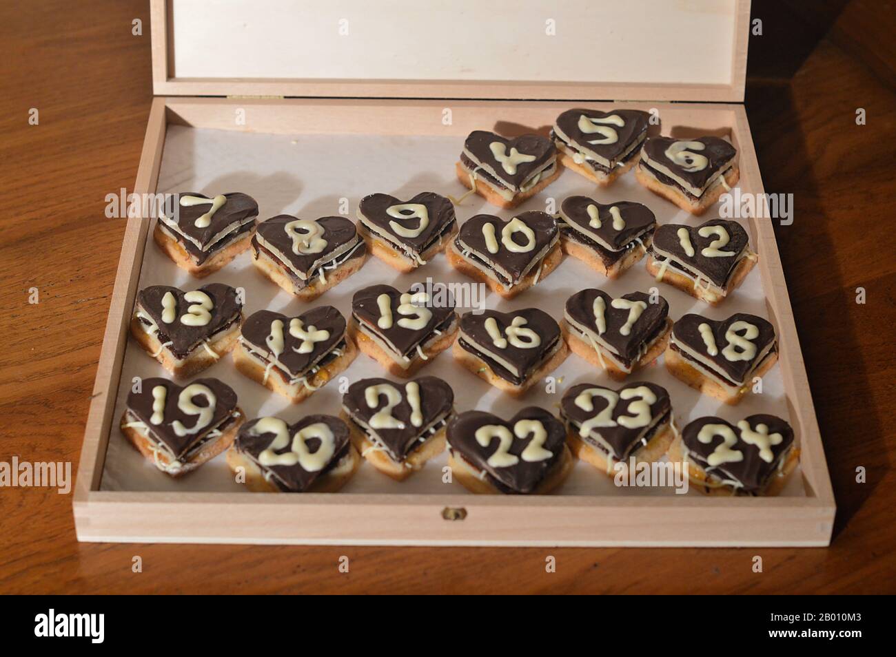 sweet hearts Advent calendar with 24 chocolate marzipan hearts for my sweetheart - 21 days until Christmas Eve: the 4th of December Stock Photo