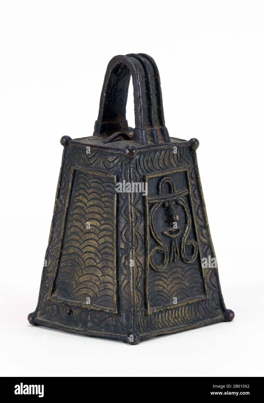 Nigeria: A bronze bell bearing a likeness of a Portuguese soldier, Benin Kingdom, 16th-18th centuries.  The Benin Empire (1440–1897) was a pre-colonial African state in what is now modern Nigeria. It is not to be confused with the modern-day country called Benin (and formerly called Dahomey). Stock Photo