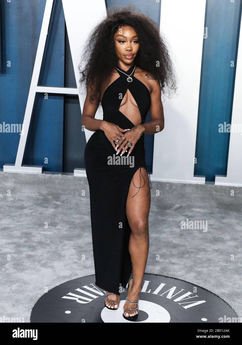 Beverly Hills, United States. 10th Feb, 2020. BEVERLY HILLS, LOS ANGELES,  CALIFORNIA, USA - FEBRUARY 09: Singer SZA arrives at the 2020 Vanity Fair  Oscar Party held at the Wallis Annenberg Center