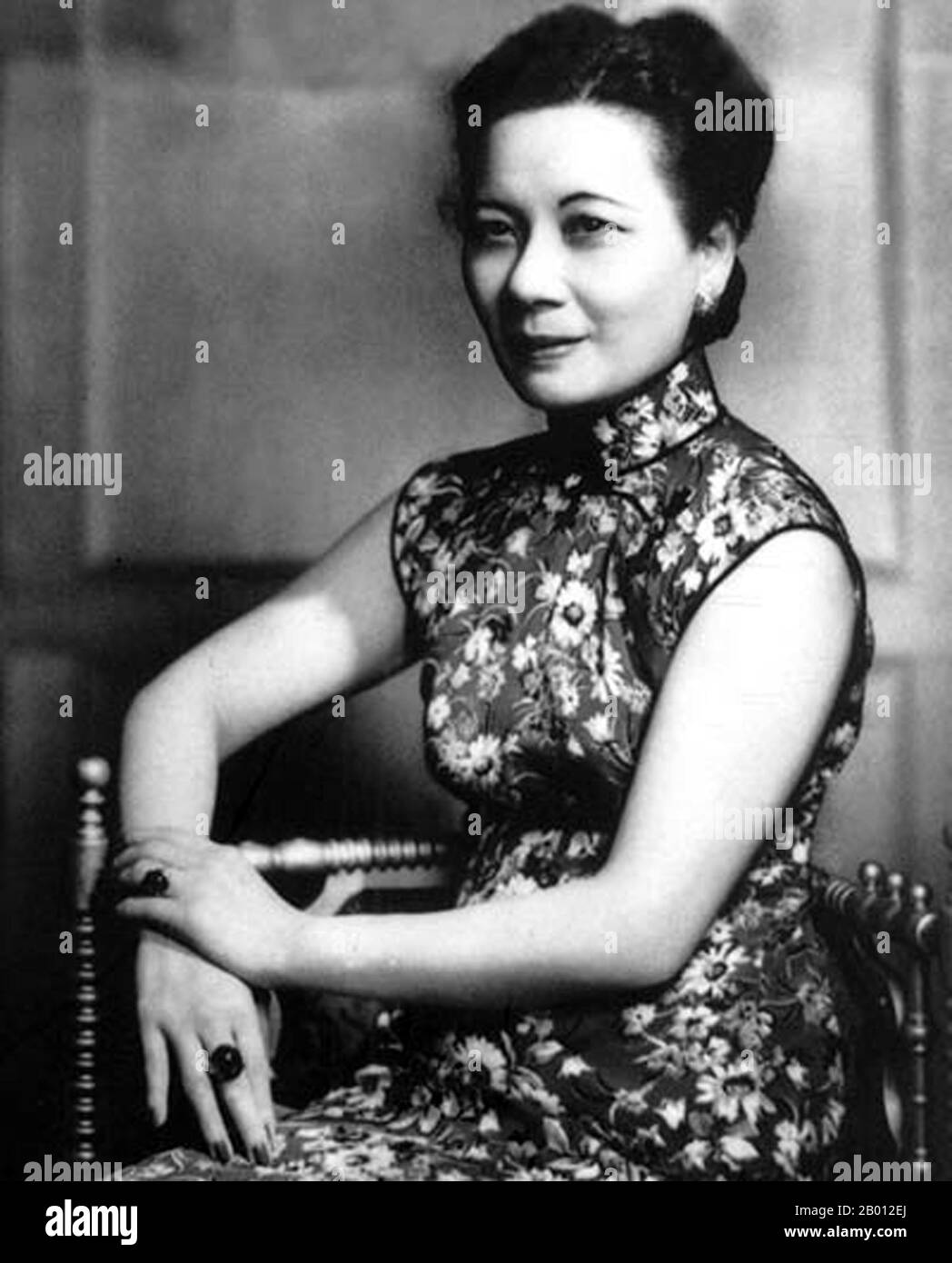 China: Soong May-ling or Mei-ling, also known as Madame Chiang Kai-shek (Song Meiling, 1898-2003), First Lady of the Republic of China (ROC) and wife of President Chiang Kai-shek, 1940s.  Soong May-ling or Mei-ling, also known as Madame Chiang Kai-shek (Song Meiling, 1898-2003), First Lady of the Republic of China (ROC) and wife of President Chiang Kai-shek. She was a politician and painter. The youngest and the last surviving of the three Soong sisters, she played a prominent role in the politics of the Republic of China and was the sister in law of President Sun Yat-sen, founder of the ROC. Stock Photo