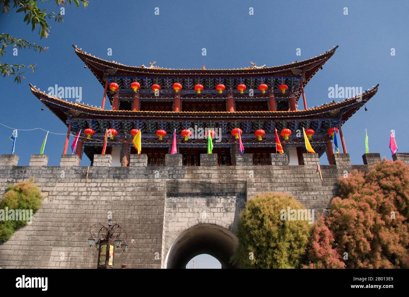China: Anyuanmen (North Gate), Old Dali, Dali, Yunnan.  Dali is the ancient capital of both the Bai kingdom of Nanzhao, which flourished in the area during the 8th and 9th centuries, and the Kingdom of Dali, which reigned from 937-1253. Situated in a once significantly Muslim part of South China, Dali was also the center of the Panthay Rebellion against the reigning imperial Qing Dynasty from 1856-1863.  The old city was built during Ming Dynasty emperor Hongwu's reign (1368–1398). Stock Photo