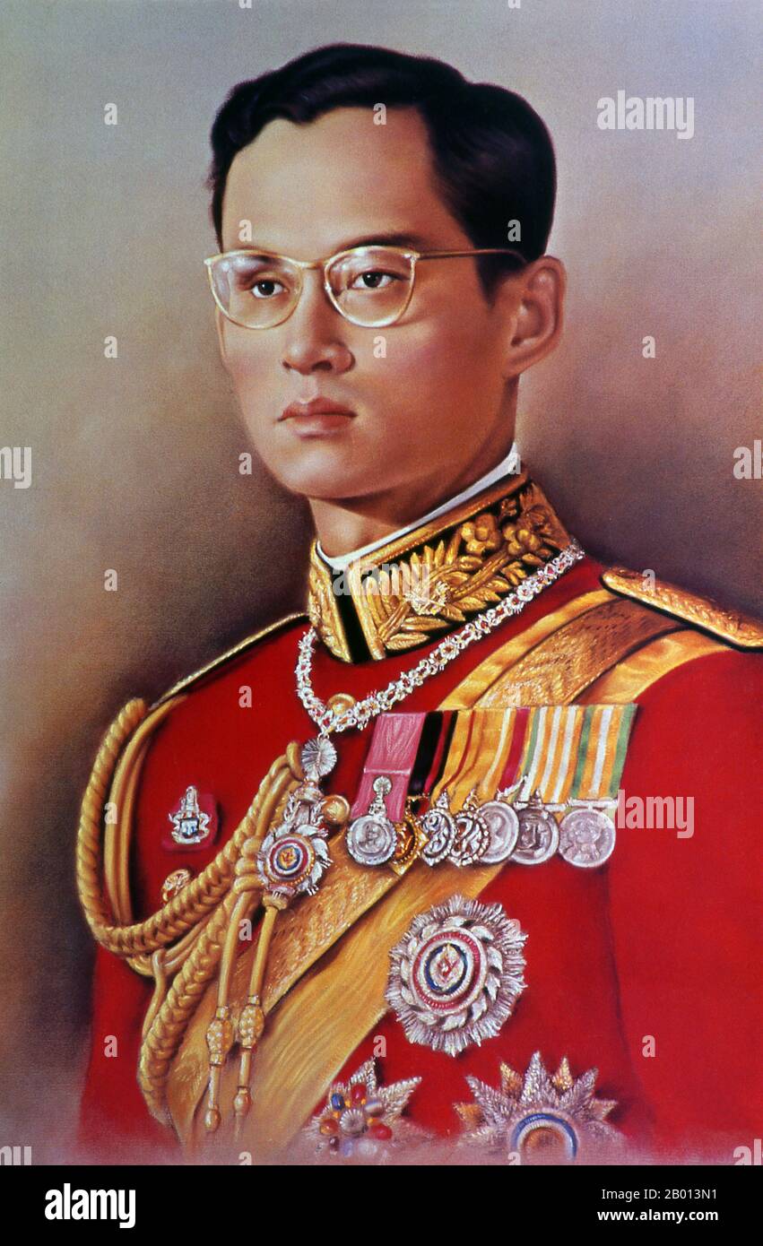 Thailand: King Rama IX, Bhumibol Adulyadej (5 December 1927 – 13 October 2016), 9th monarch of the Chakri Dynasty. Oil on canvas painting, 20th century.  Bhumibol Adulyadej (Phumiphon Adunyadet) was the 9th King of Thailand. He was known as Rama IX, and within the Thai royal family and to close associates simply as Lek. Having reigned since 9 June 1946, he was one of the world's longest-serving heads of state and the longest-reigning monarch in Thai history. Stock Photo