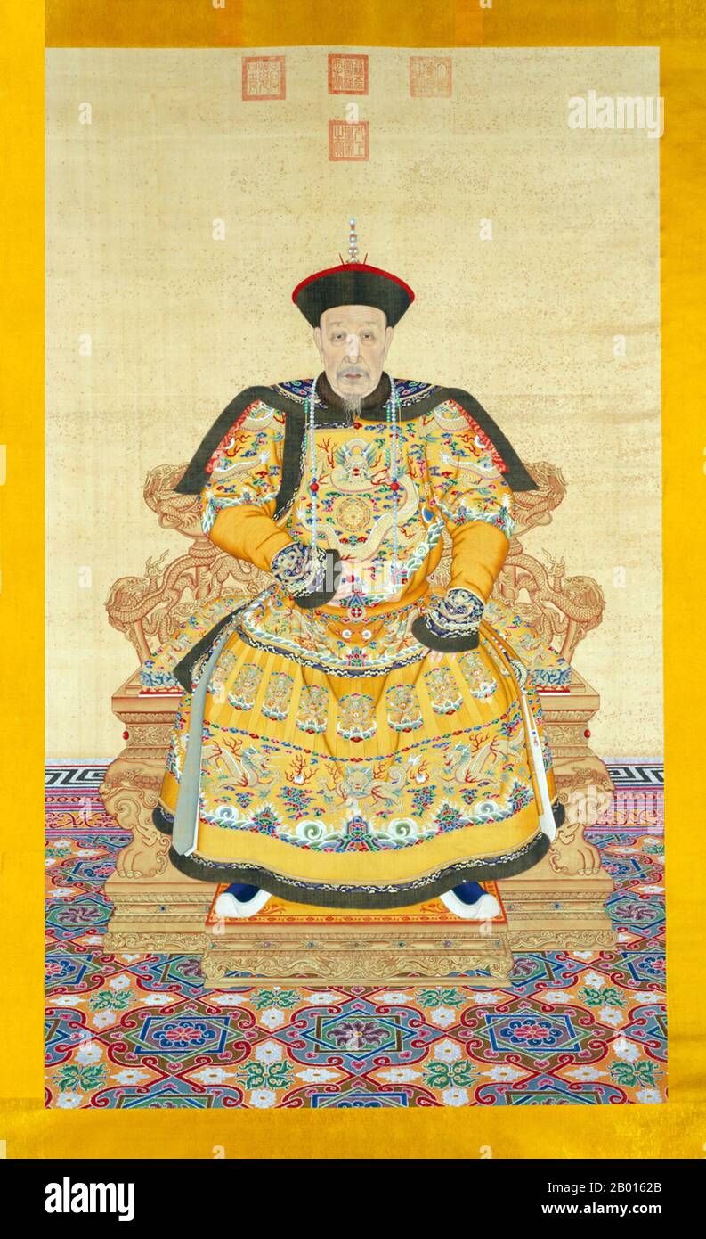 China: The Qianlong Emperor (25 September 1711 - 7 February 1799), in the last years of his reign. Hanging scroll painting, c. 1790s.  The Qianlong Emperor, born Hongli and temple name Gaozong, was the fifth emperor of the Qing Dynasty. The fourth son of the Yongzheng Emperor, he reigned officially from 1735 to 1796, before abdicating in favor of his son, the Jiaqing Emperor - a filial act to not rule longer than his grandfather, the Kangxi Emperor. Despite his retirement, he retained ultimate power until his death. Stock Photo
