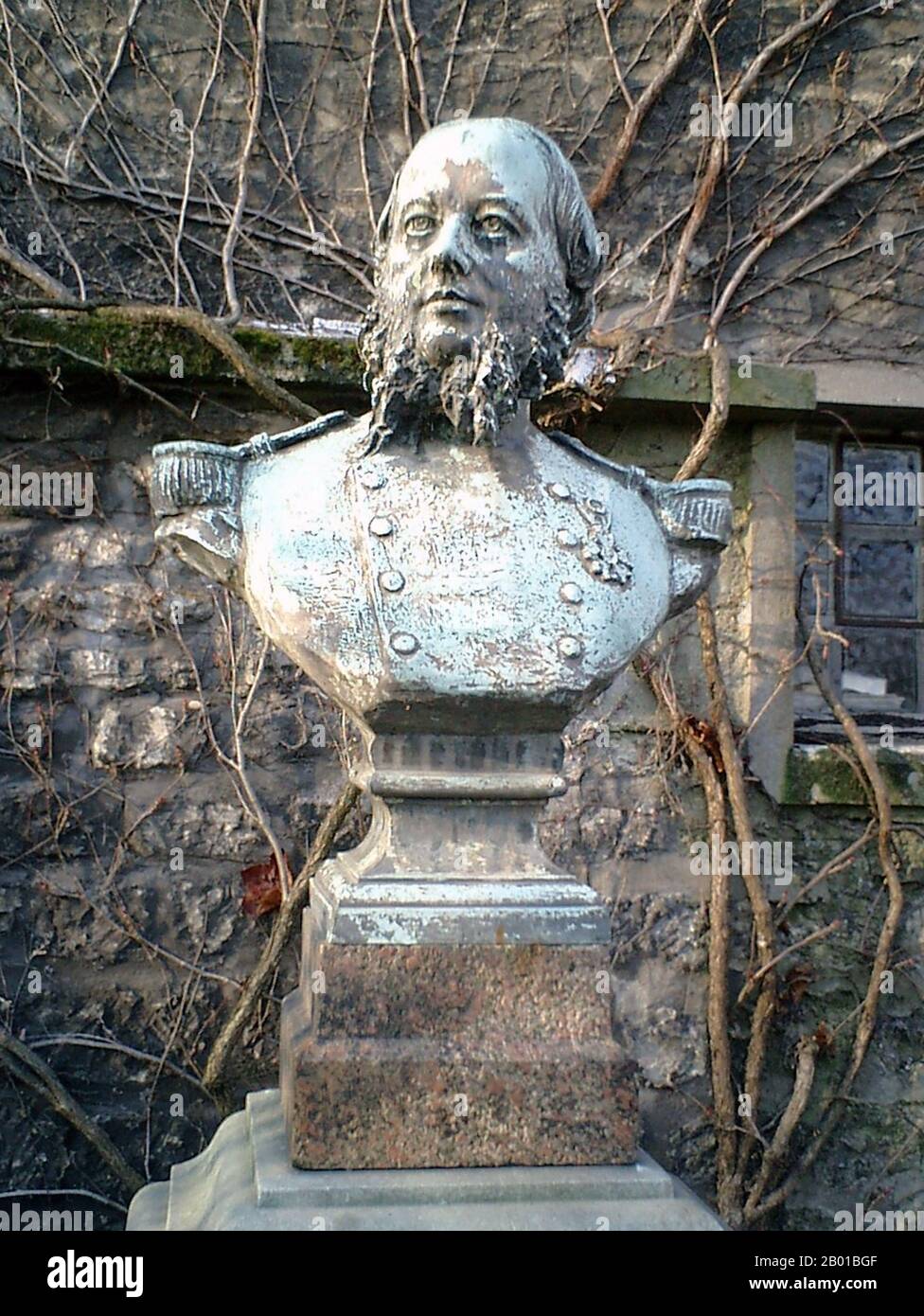 France/Vietnam: Bust of Henri Laurent Rivière (1827-1883), French naval officer and imperialist, Montmartre Cemetery, Paris.  Henri Laurent Rivière was a French naval officer and writer, chiefly remembered today for his role in advancing the French conquest of Tonkin (northern Vietnam) in the 1880s. Rivière's seizure of the citadel of Hanoi in April 1882 inaugurated a period of undeclared hostilities between France and China that culminated two years later in the Sino-French War (1884-1885). Stock Photo