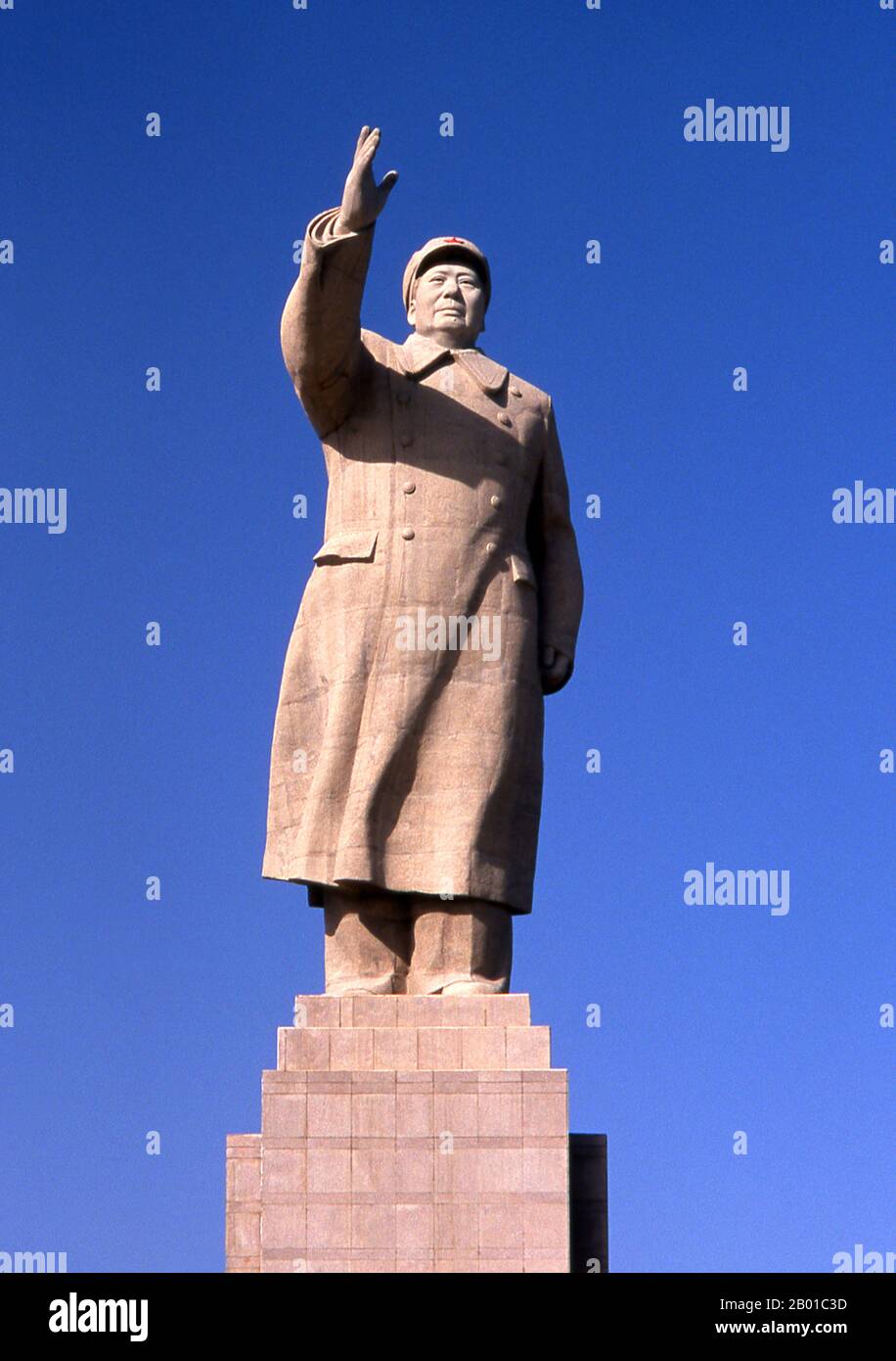 China: Statue of Mao Zedong (26 December 1893 - 9 September 1976) Chairman of the People's Republic of China, Kashgar, Xinjiang Province.  Mao Zedong, also transliterated as Mao Tse-tung, was a Chinese communist revolutionary, guerrilla warfare strategist, author, political theorist and leader of the Chinese Revolution.  Commonly referred to as Chairman Mao, he was the architect of the People's Republic of China (PRC) from its establishment in 1949, and held authoritarian control over the nation until his death in 1976. Stock Photo