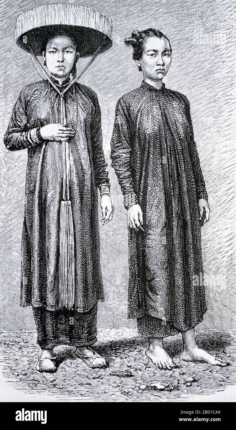 Vietnam: A well-to-do Vietnamese woman of Saigon wearing áo ngũ thân gown, together with her servant. Engraving by Claud Jean Albert Morice (28 May 1848 - 19 October 1877), 1872.  The áo ngũ thân had a loose fit and sometimes had wide sleeves. Wearers could display their prosperity by putting on multiple layers of fabric, which at that time was costly.  The áo ngũ thân had two flaps sewn together in the back, two flaps sewn together in the front, and a 'baby flap' hidden underneath the main front flap. The gown appeared to have two-flaps with slits on both side. Stock Photo