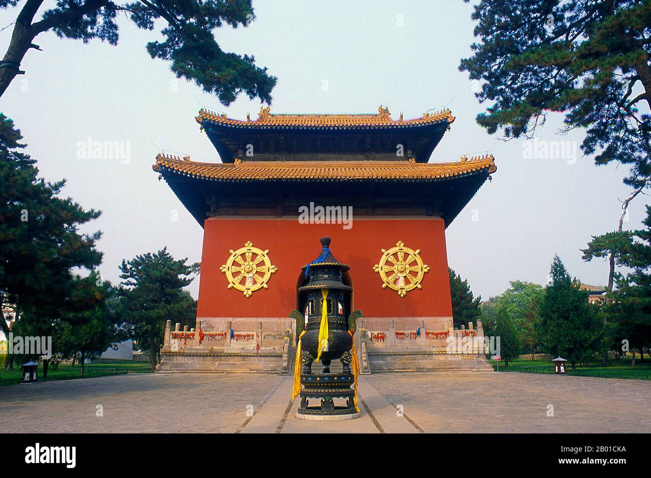 China: The Qianlong Tablet pavilion, Putuo Zongcheng Temple (Pǔtuó Zōngchéng Zhī Miào), Chengde, Hebei Province.  The Putuo Zongcheng Temple is a Qing Dynasty era Buddhist temple complex built between 1767 and 1771, during the reign of the Qianlong Emperor (1735-1796). The temple was modeled after the Potala Palace of Tibet, the old sanctuary of the Dalai Lama built a century earlier.  In 1703, Chengde was chosen by the Kangxi Emperor as the location for his summer residence. Constructed throughout the 18th century, the Mountain Resort was used by both the Yongzheng and Qianlong emperors. Stock Photo