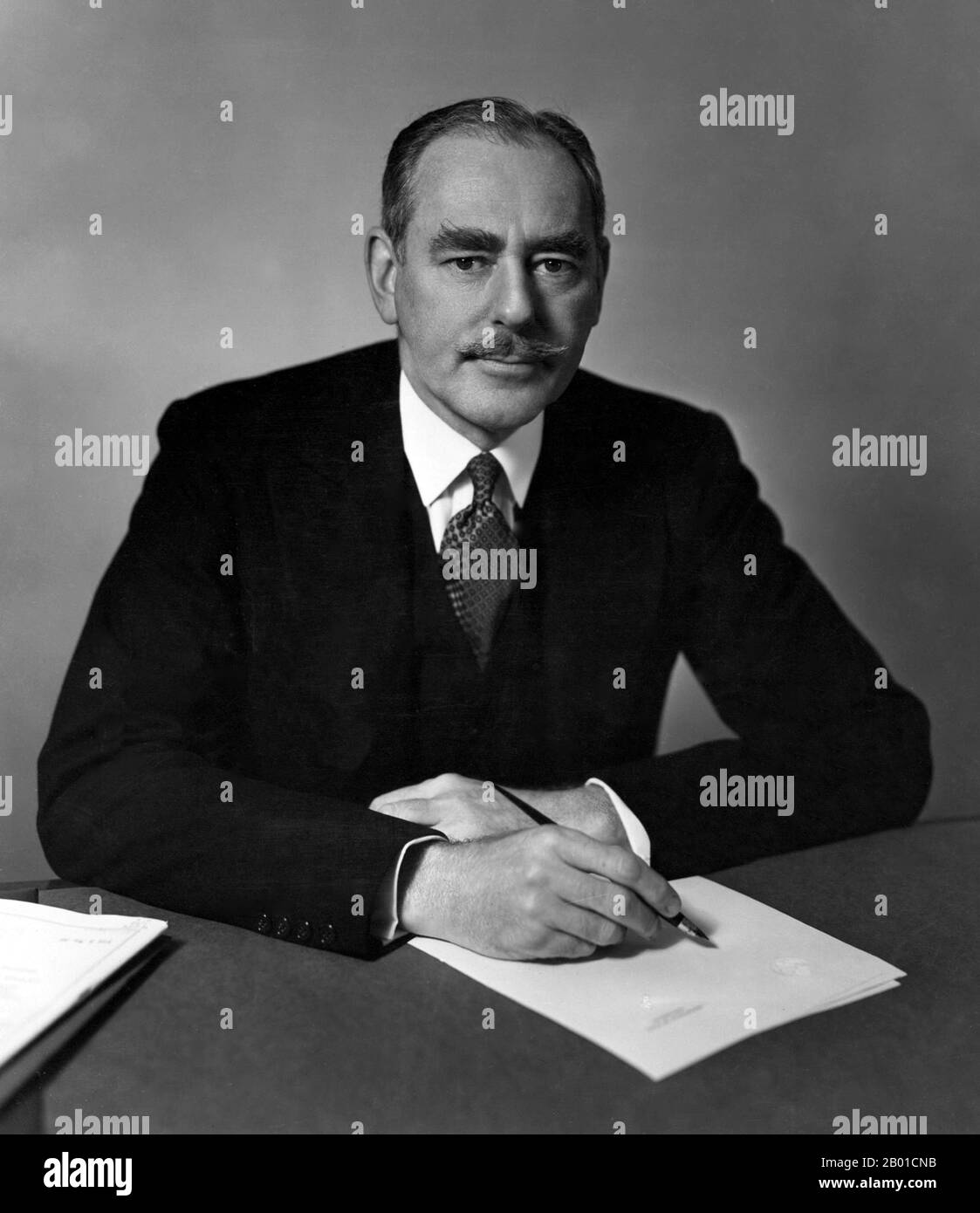 USA: Dean Gooderham Acheson (11 April 1893 - 12 October 1971), 51st US Secretary of State (1949-1953), c. 1950-1953.  Dean Gooderham Acheson was an American statesman and lawyer. As United States Secretary of State in the administration of President Harry S. Truman from 1949 to 1953, he played a central role in defining American foreign policy during the Cold War. Acheson helped design the Marshall Plan and played a central role in the development of the Truman Doctrine and creation of the North Atlantic Treaty Organisation. Stock Photo