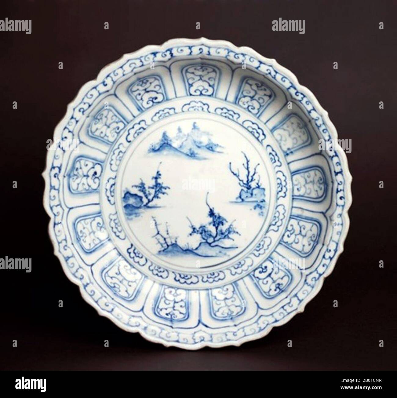 Vietnam: Four Island Plate. Later Lê Dynasty (1533-1788).  Bát Tràng porcelain and pottery is a type of ceramics made in the village of Bát Tràng, in the suburban outskirts of the northern Vietnamese city of Hanoi. The village is located in an area rich in clay suitable for making fine ceramics.  Bát Tràng ceramics are considered some of the best known porcelain products in Vietnam besides those of Chu Đậu, Đồng Nai, Phu Lang, and Ninh Thuận. Stock Photo