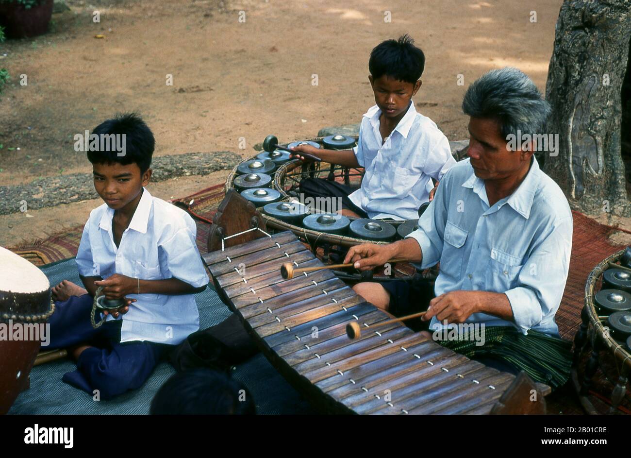 Cambodian instruments hires stock photography and images Alamy