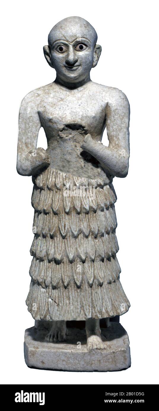 Iraq: Votive Statue of a worshipper from the Nintu temple at Khafajah, c. 2500 BCE.  Khafajah/Khafaje is an archaeological site in Iraq lying on the Diyala River, part of the city-state of Eshnunna. It was occupied during the Early Dynastic Period, through the Sargonid Period, then came under the control of Eshnunna after the fall of the Ur III Empire. Later, after Eshnunna was captured by Babylon, a fort was built at the site by Samsu-iluna of the First Babylonian Dynasty and named Dur-Samsuiluna. Stock Photo