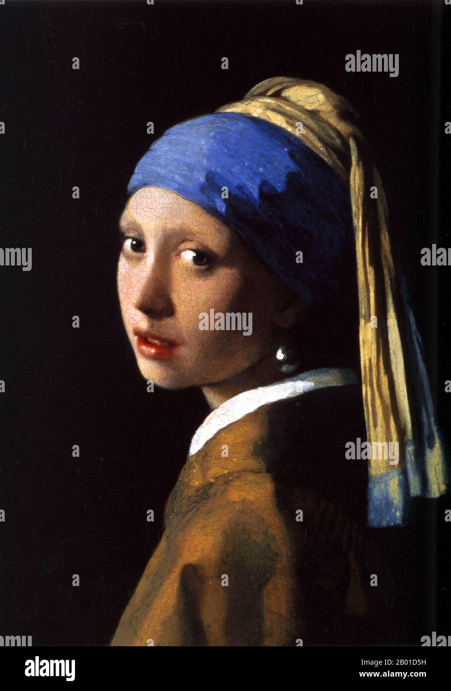 Netherlands: 'Girl with a Pearl Earring'. Oil on canvas painting by Johannes Vermeer (31 October 1632 - 15 December 1675), c. 1665.  The painting 'Girl with a Pearl Earring' (Dutch: Het Meisje met de Parel) is one of Dutch painter Johannes Vermeer's masterworks and as the name implies, uses a pearl earring for a focal point. Today the painting is kept in the Mauritshuis gallery in the Hague. It is sometimes referred to as 'the Mona Lisa of the North' or 'the Dutch Mona Lisa'. Stock Photo