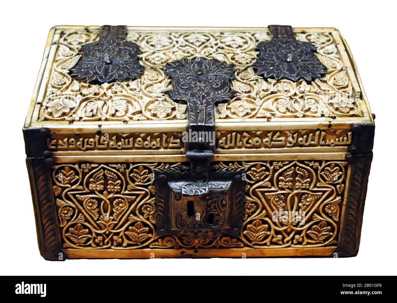 Spain/Al-Andalus: An ivory casket with carved Arabesques, engraved silver and a Kufic inscription. Islamic Spain, Cordoba, 966 CE.  Al-Andalus was the Arabic name given to a nation and territorial region also commonly referred to as Moorish Iberia. The name describes parts of the Iberian Peninsula and Septimania governed by Muslims (often given the generic name of Moors), at various times in the period between 711 and 1492, although the territorial boundaries underwent constant changes due to wars with the Christian Kingdoms. Stock Photo