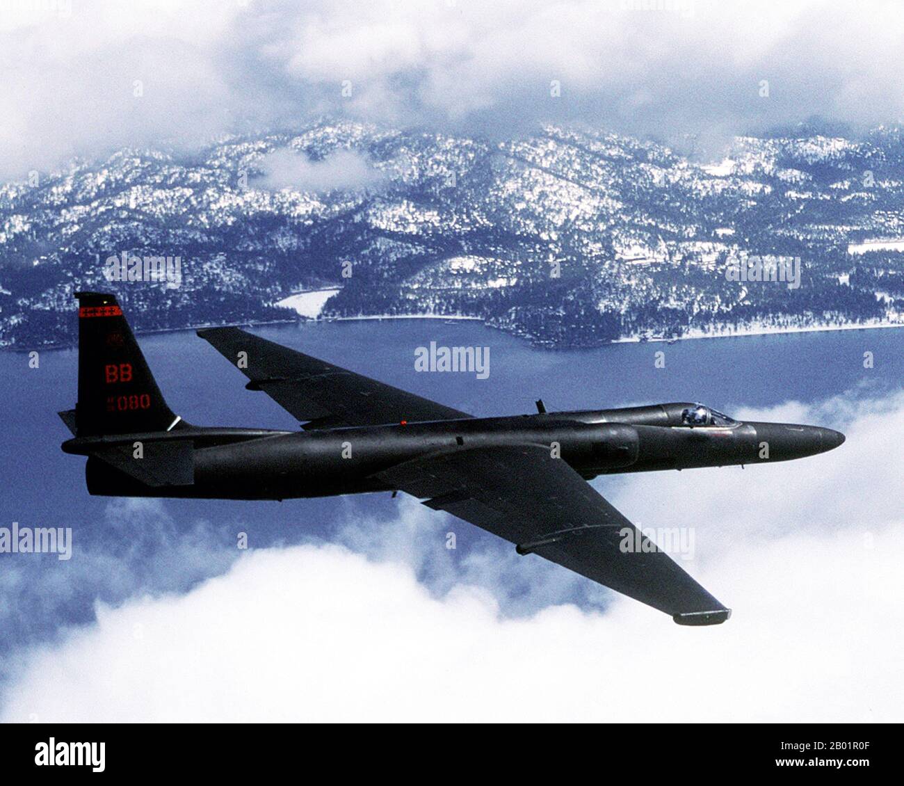 USA: A Lockheed U-2 reconnaissance aircraft or spy plane. Photo by Master Sgt. Rose Reynolds, Beale Air Force Base, California, June 1996.  The Lockheed U-2, nicknamed 'Dragon Lady', is a single-engine, very high-altitude reconnaissance aircraft operated by the United States Air Force (USAF) and previously flown by the Central Intelligence Agency (CIA). It provides day and night, very high-altitude (70,000 feet/21,000 metres), all-weather intelligence gathering. The aircraft is also used for electronic sensor research and development, satellite calibration and satellite data validation. Stock Photo