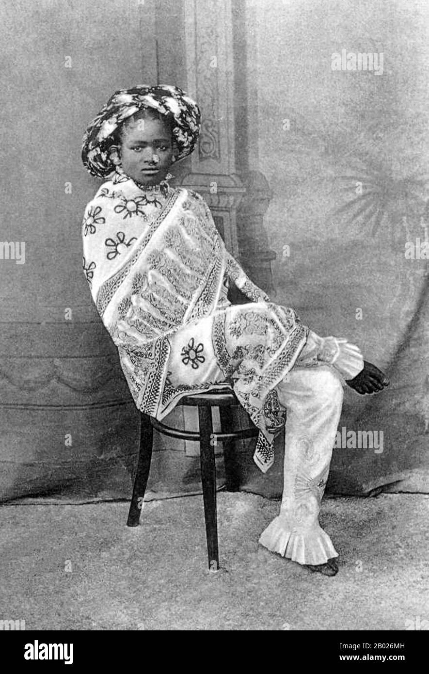 Traditional swahili dress hi-res stock photography and images - Alamy Traditional swahili dress hi-res stock photography and images - Alamy
