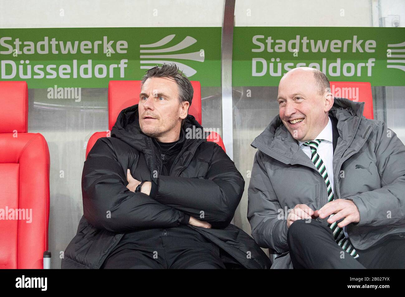 Steffen KORELL (Team Manager MG) with Stephan AC SCHIPPERS r. (Managing Director MG) Soccer 1. Bundesliga, 22nd matchday, Fortuna Dusseldorf (D) - Borussia Monchengladbach (MG) 1: 4, on February 15th, 2020 in Duesseldorf/Germany. ¬ | usage worldwide Stock Photo