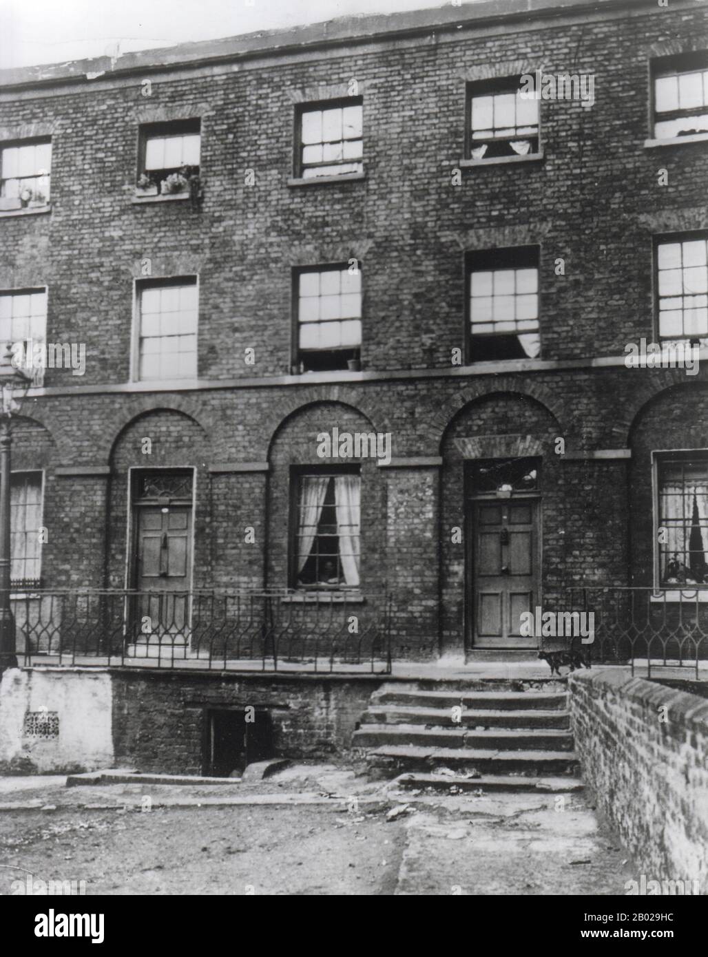 CHARLIE CHAPLIN (PORTRAIT) 015 CHARLIE CHAPLIN'S HOUSE MOVIESTORE