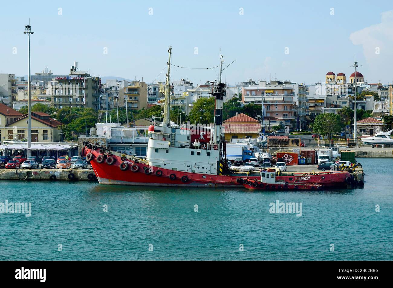 Trawler loading hires stock photography and images Alamy