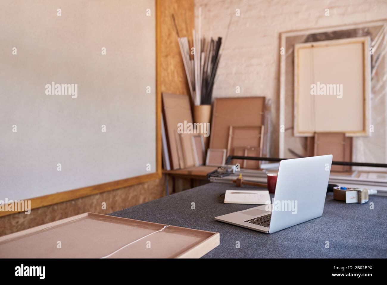 Bench cutter hi-res stock photography and images - Alamy