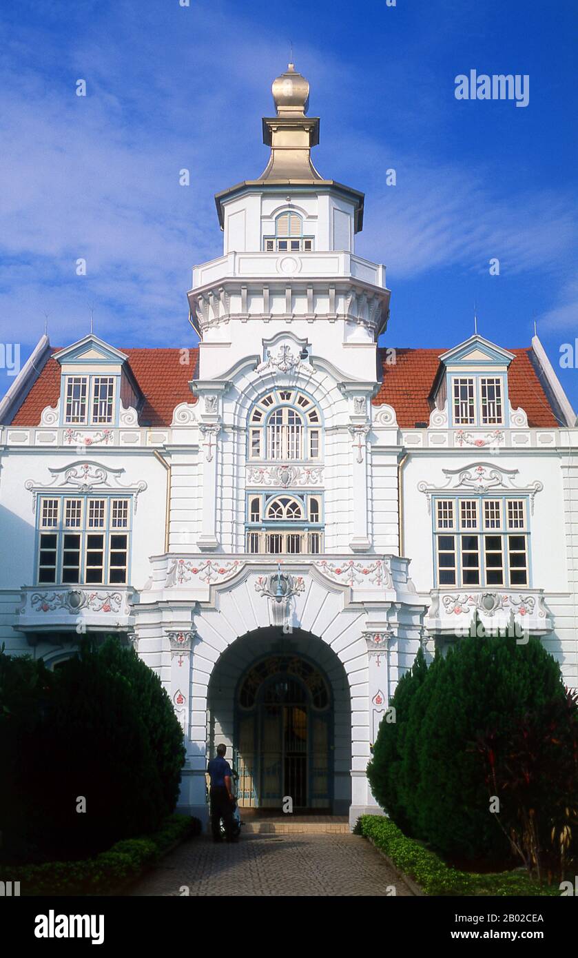The Chee Family Is One Of The Oldest Chinese Families In Malacca Originating From Fujian Province In China And Arriving In Malaysia Around The End Of The 17th Century Peranakan Chinese And