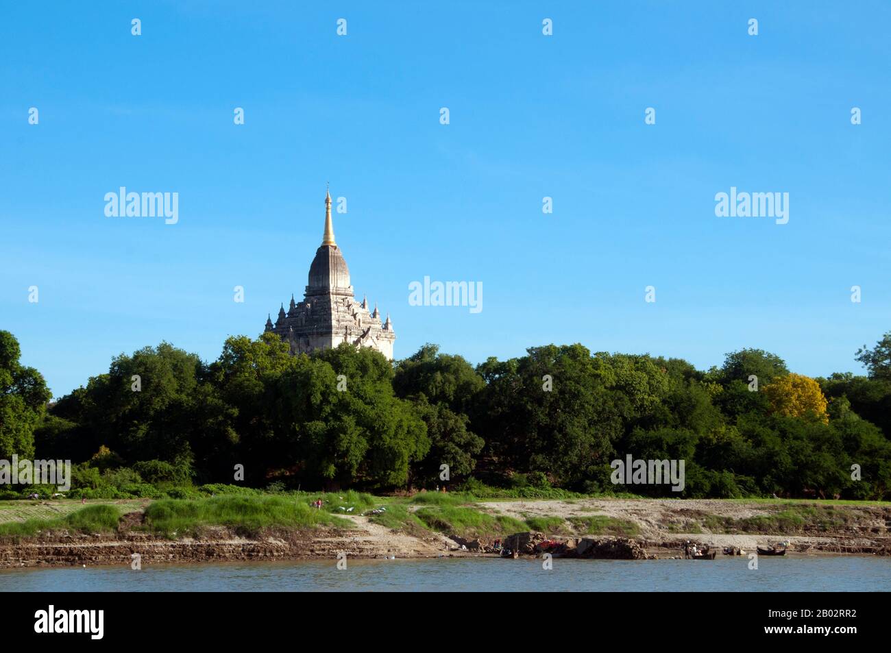 Construction of the Gawdawpalin Temple began during the reign of Narapatisithu (1174–1211) and was completed during the reign of Htilominlo (1121–1234). Gawdawpalin Temple is the second tallest temple in Bagan.  Bagan, formerly Pagan, was mainly built between the 11th century and 13th century. Formally titled Arimaddanapura or Arimaddana (the City of the Enemy Crusher) and also known as Tambadipa (the Land of Copper) or Tassadessa (the Parched Land), it was the capital of several ancient kingdoms in Burma. Stock Photo