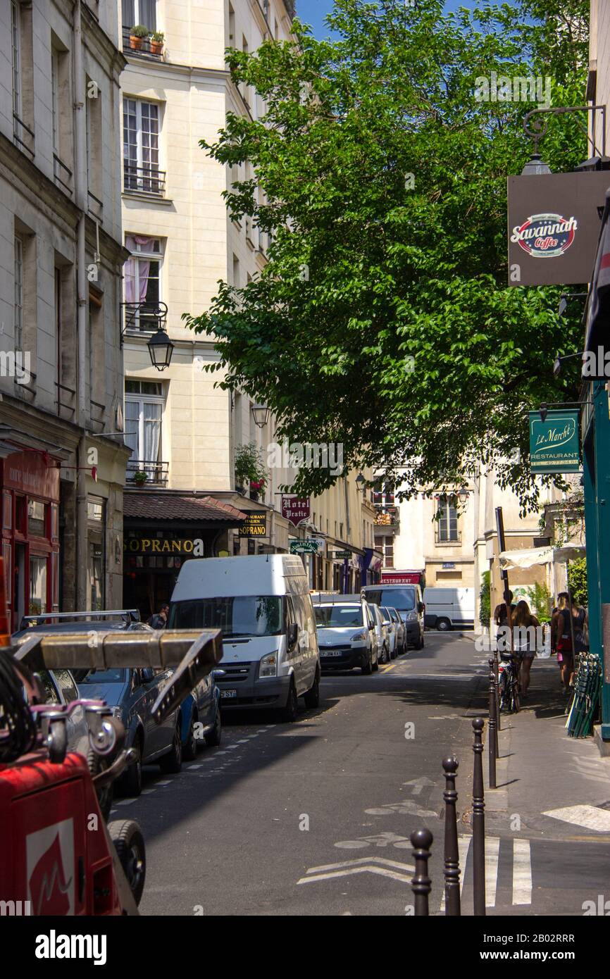 A quiet street in the Le Marais, Paris Stock Photo - Alamy