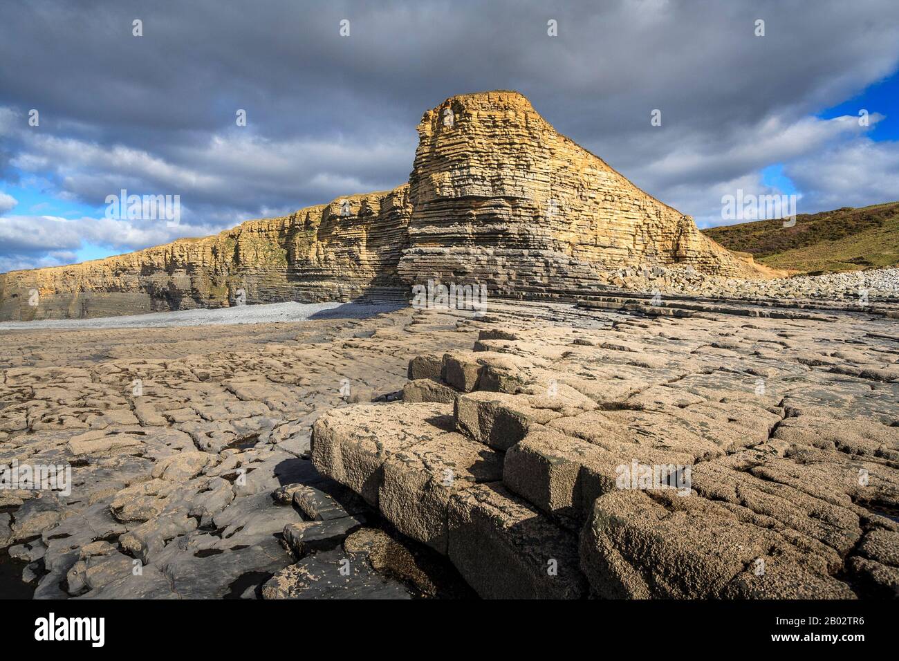 nash point coastline limestone pavement cliff strata geology geological formations, fossils, rock pools,glamorgan Heritage Coast south wales uk gb Stock Photo