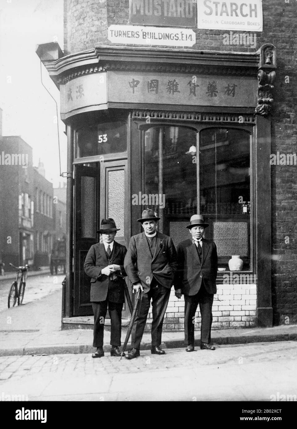 Limehouse, in Stepney, was London's first Chinatown. The Chinese began settling in Limehouse before 1850, arriving as seamen or ship's launderers. By 1890 sailors from Shanghai were colonizing Pennyfields, Amoy Place and Ming Street, while those from Guangzhou (Canton) and southern China chose Gill Street and Limehouse Causeway, slightly further west.  From the 1890s the Chinese community in the East End grew in size and spread eastwards, from the original settlement in Limehouse Causeway, into Pennyfields. The area provided for the Lascar, Chinese and Japanese sailors working the Oriental rou Stock Photo