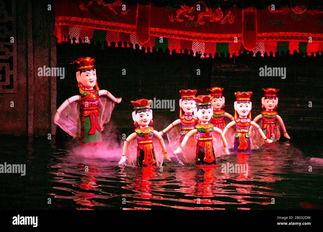 Hanoi water puppets fairy dance hires stock photography and images Alamy