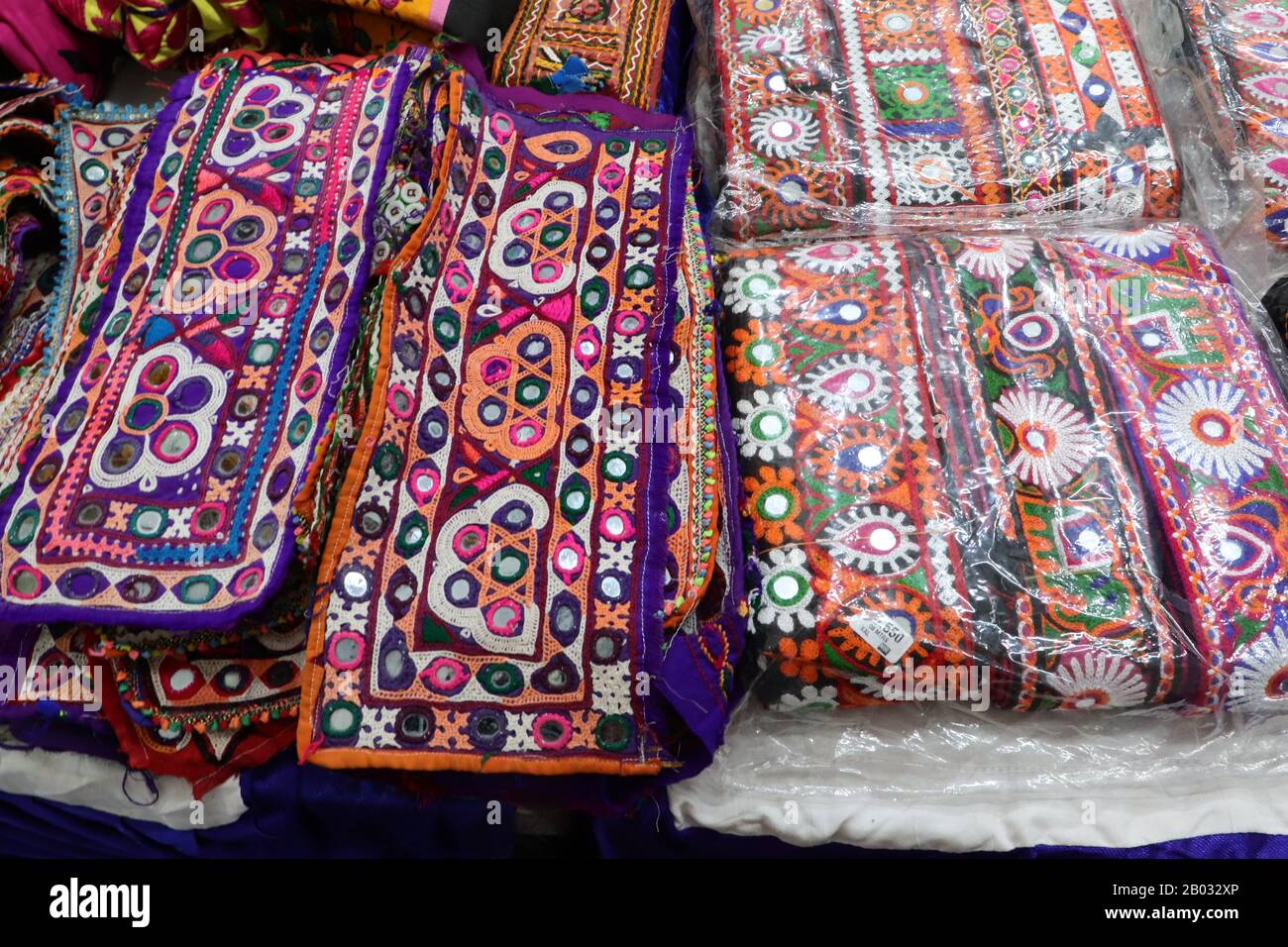 Kutch embroidery hires stock photography and images Alamy