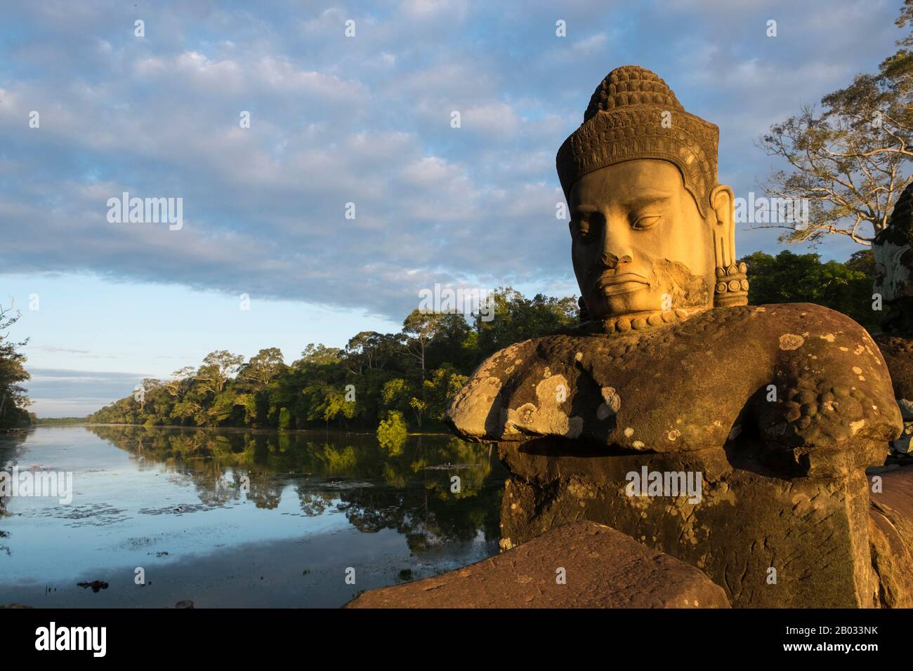Devas Are Often Seen In Opposition To Asuras Sinful Deities Angkor Thom Meaning The Great City Is Located 1 5km One Mile North Of Angkor Wat It Was Built In The Late 12th
