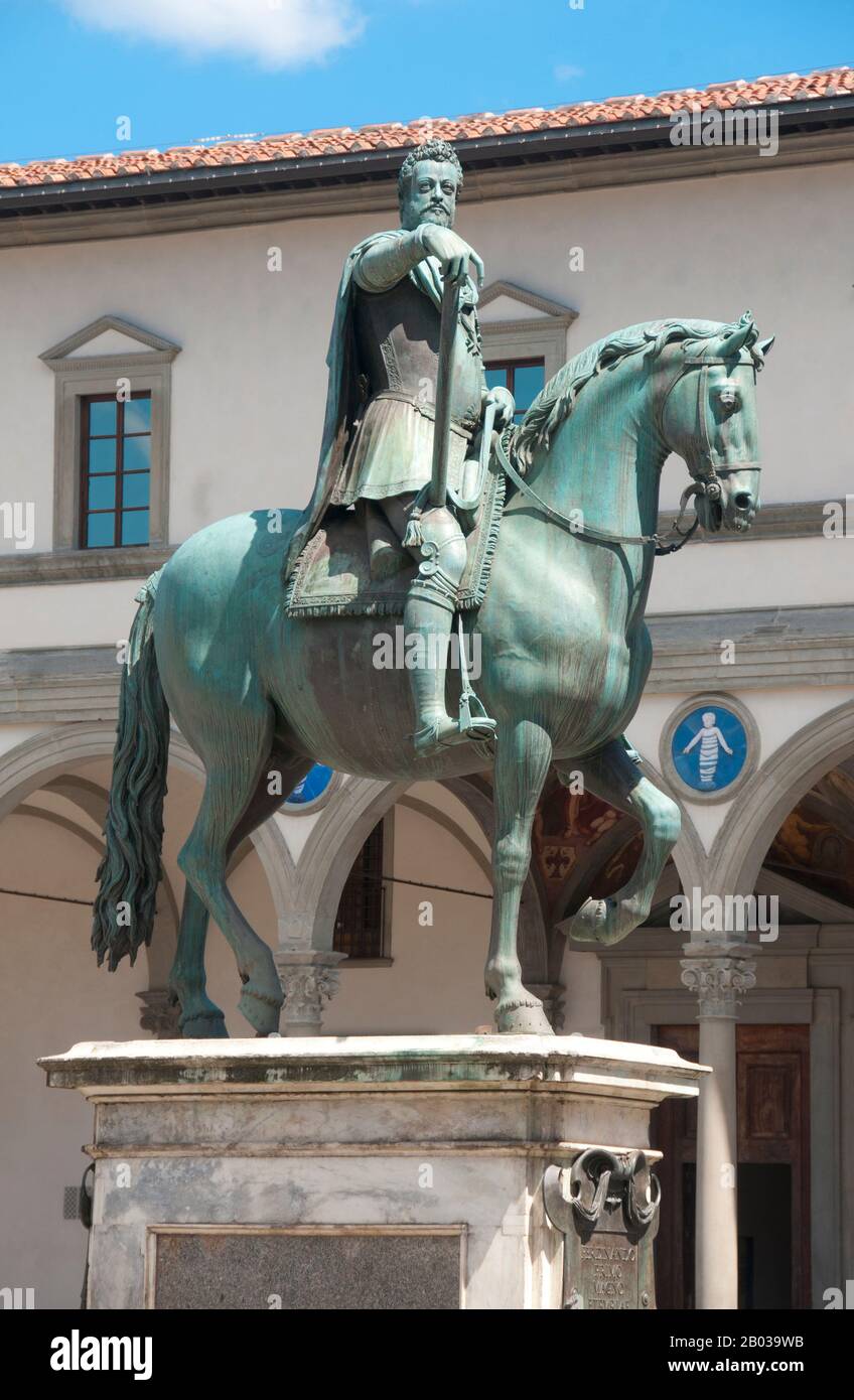 Italy: Equestrian statue of Ferdinando I de' Medici, Grand Duke of Tuscany (1549 - 1609), Piazza della Santissima Annunziata, Florence. Completed by the Italian sculptor, Pietro Tacca (1577 - 1640), the statue was erected in 1608. The equestrian statue of Ferdinando I was originally commissioned from an elderly Giambologna (1529 - 1608) and completed by his pupil Pietro Tacca.  Ferdinando I de' Medici (30 July 1549 – 17 February 1609) was Grand Duke of Tuscany from 1587 to 1609, having succeeded his older brother Francesco I. Stock Photo