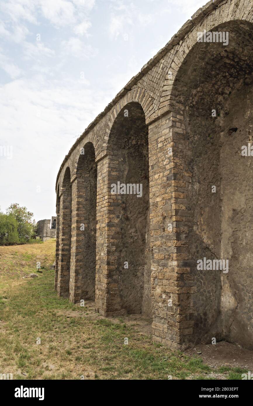 pompei gli scavi mura anfiteatro Stock Photo