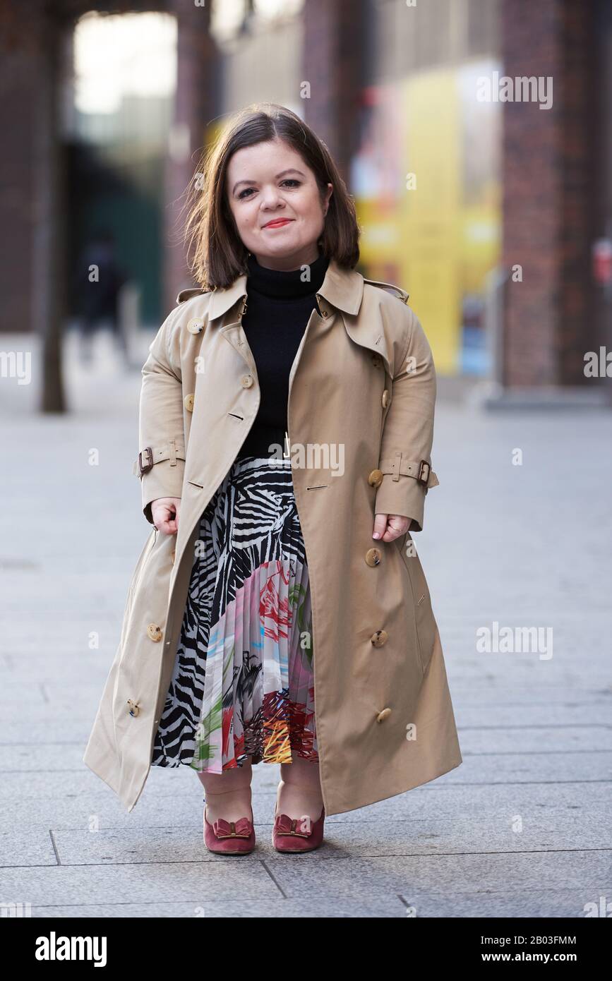 Sinead Burke Leaves Christopher Kane Runway Show, London Fashion Week, Autumn/Winter 2020 Wearing Burberry Trench Coat Stock Photo