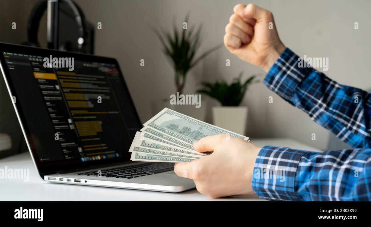 Earn money using computer hi-res stock photography and images - Alamy