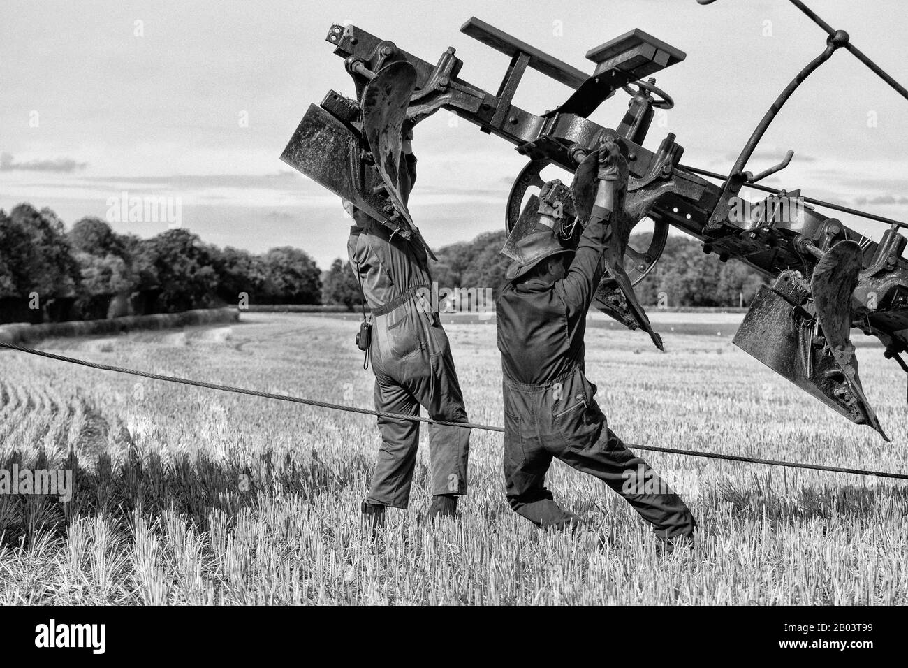 Pulling down the steam plough in Dunsden Oxfordshire Stock Photo