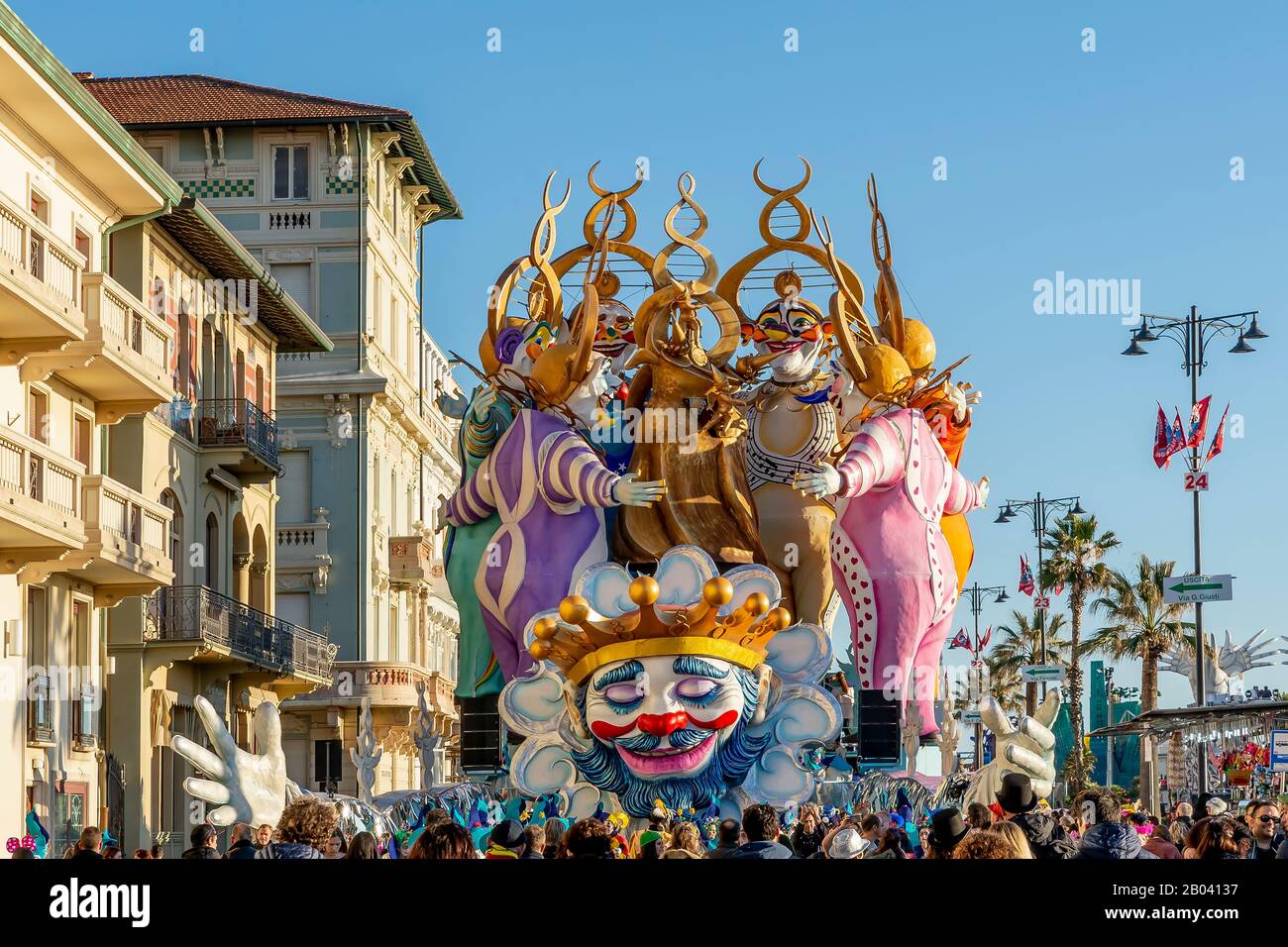 The allegorical float entitled 'Abbracciami è Carnevale' during the parade in Viareggio, Italy Stock Photo