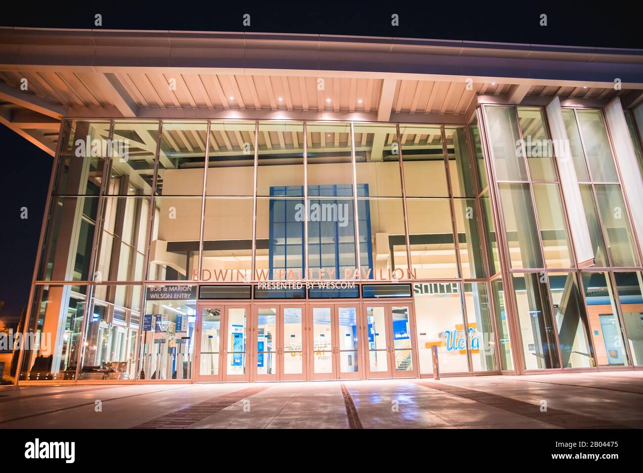 Pauley Pavilion Basketball Stadium On UCLA Campus Night Stock Photo Alamy