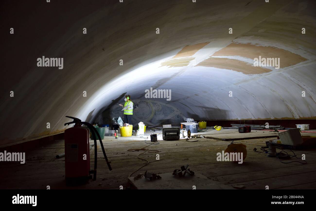 Building site, working on domed ceiling Stock Photo