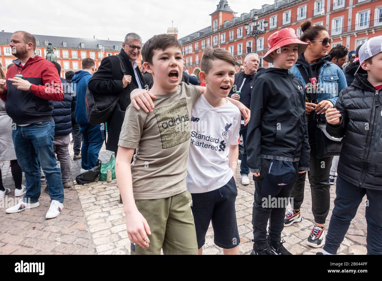 Madrid, Spain. 18th February 2020. Liverpool fans gather in Plaza Mayor in  Madrid ahead of Liverpool's last 16 Champions league game against Atletico  Madrid. Credit: Alan Dawson/Alamy Live News Stock Photo - Alamy