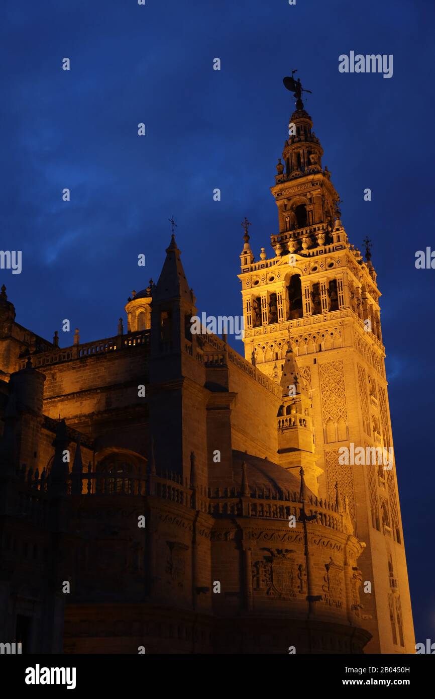 The giralda seville cathedral hi-res stock photography and images - Alamy