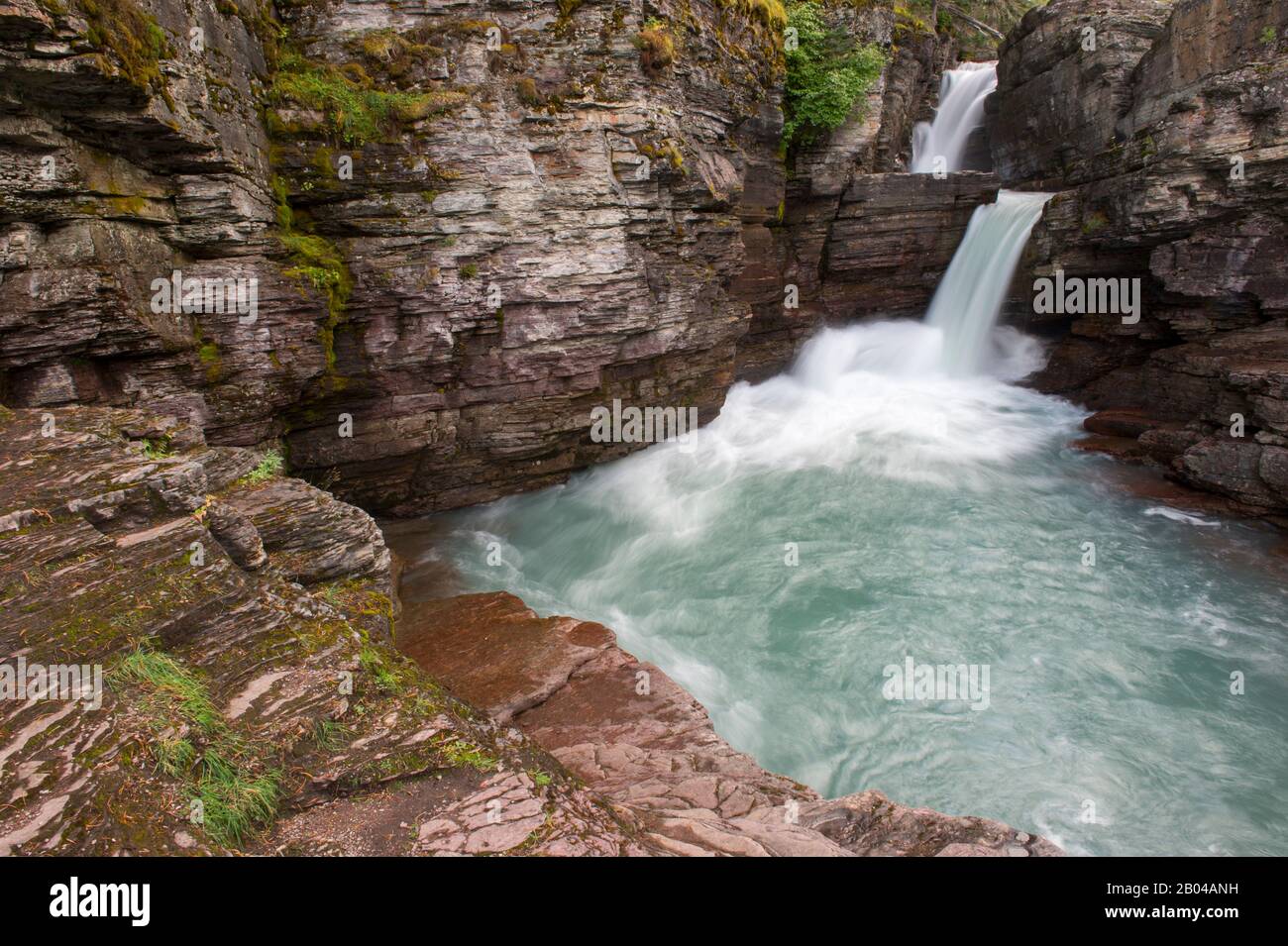 Glacier national park montana falls hi-res stock photography and images ...