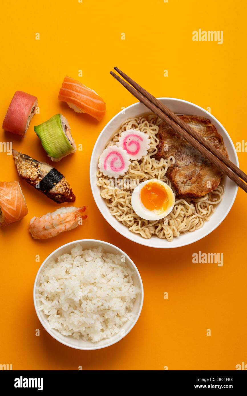 Japanese dishes set Stock Photo Alamy