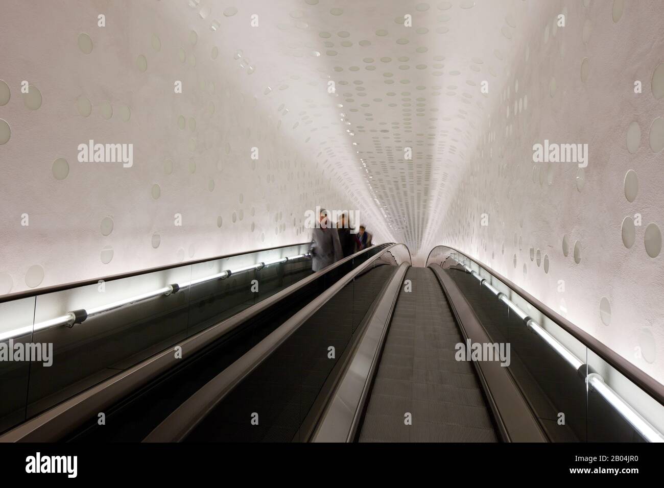 Moderne rolltreppe hi-res stock photography and images - Alamy